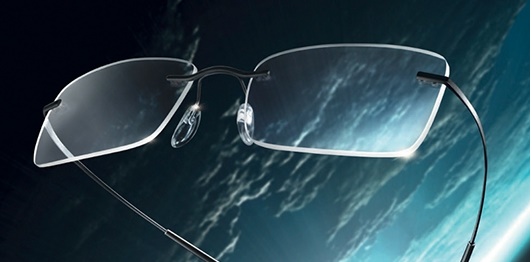 «Невесомые» титановые очки